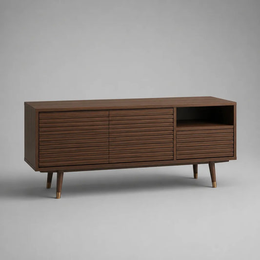 Meuble TV rectangulaire en bois et métal, 3 portes et niche ouverte, noyer foncé et laiton, 150 × 40 × 70 cm