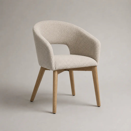 Chaise de salle à manger avec accoudoirs en tissu bouclé écru et pieds en bois, 59 × 60 × 80 cm